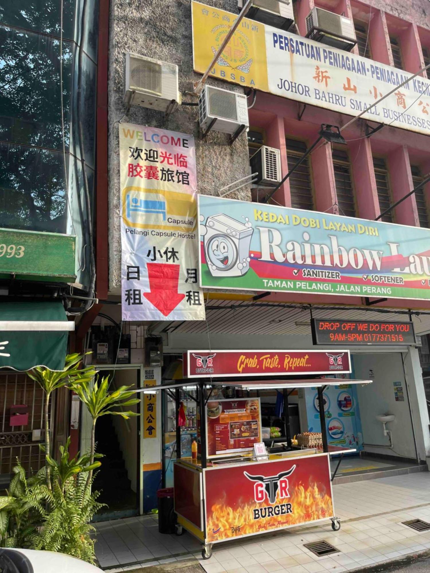 ג'והור בהרו Pelangi Capsule Hostel מראה חיצוני תמונה