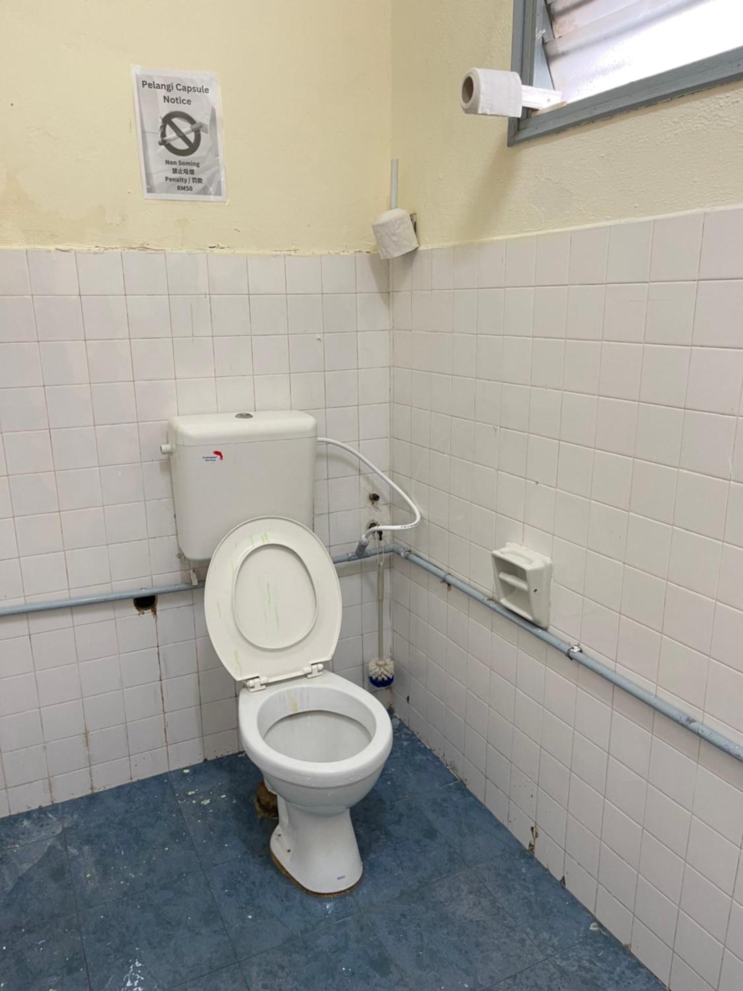 ג'והור בהרו Pelangi Capsule Hostel מראה חיצוני תמונה