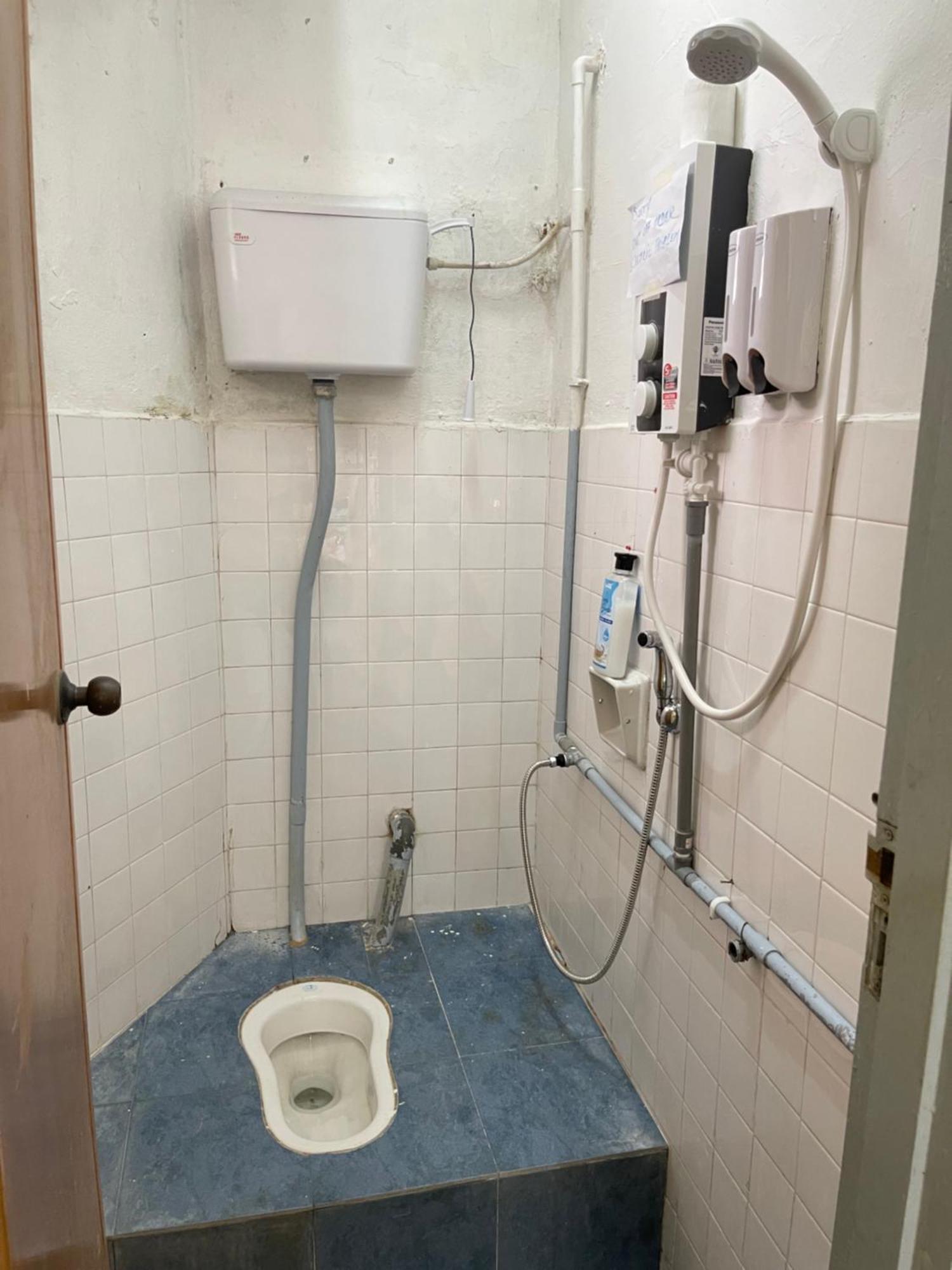 ג'והור בהרו Pelangi Capsule Hostel מראה חיצוני תמונה