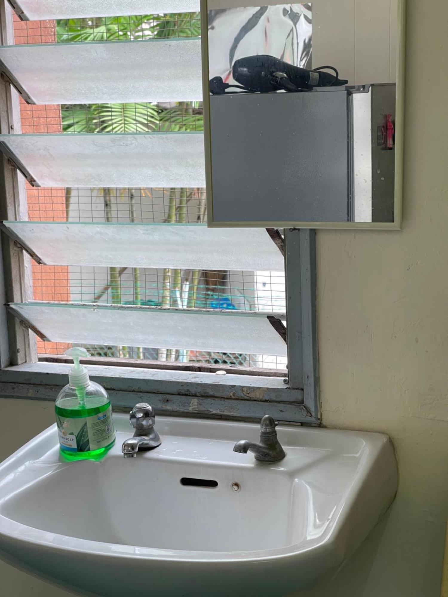 ג'והור בהרו Pelangi Capsule Hostel מראה חיצוני תמונה