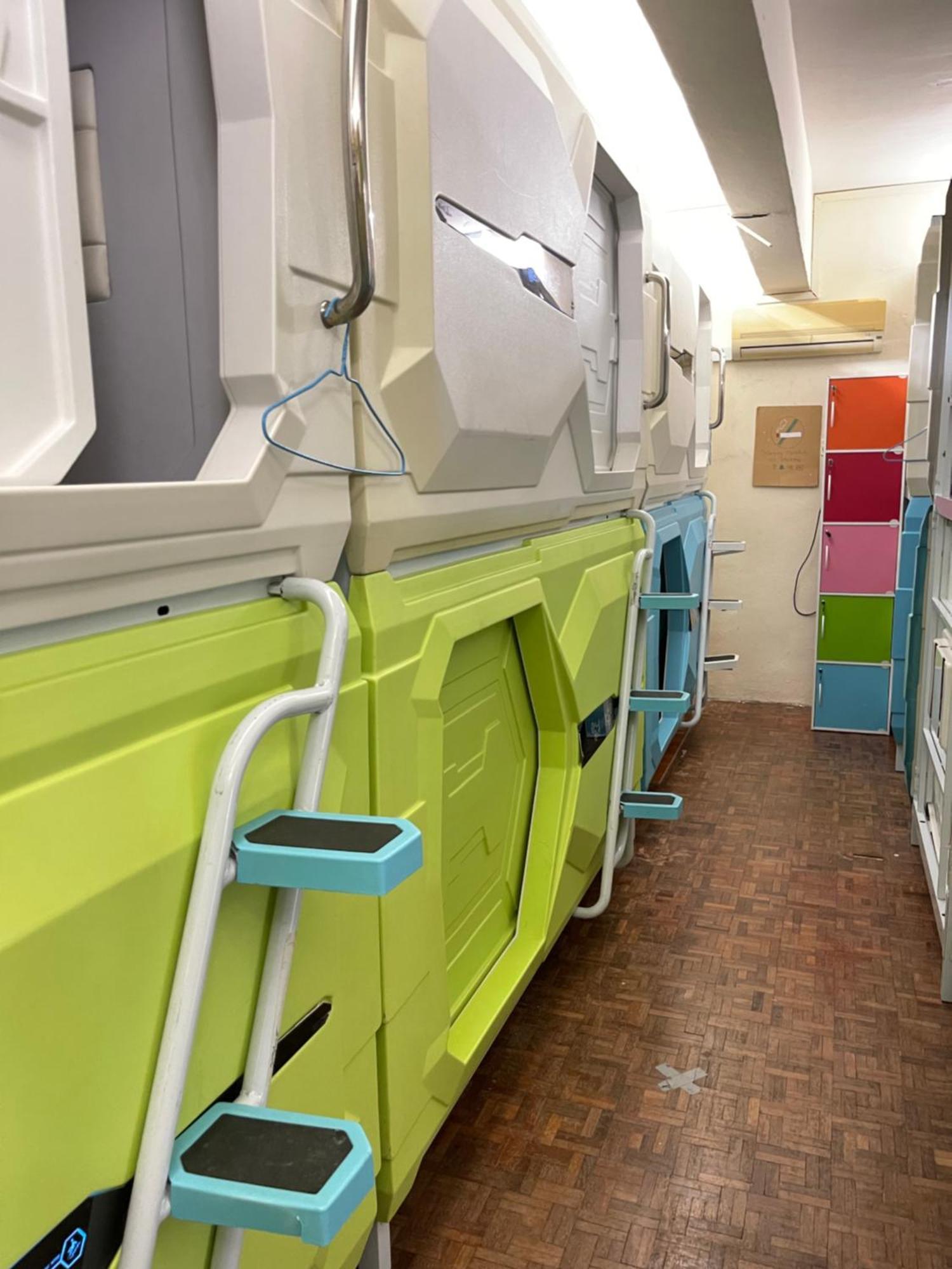 ג'והור בהרו Pelangi Capsule Hostel מראה חיצוני תמונה